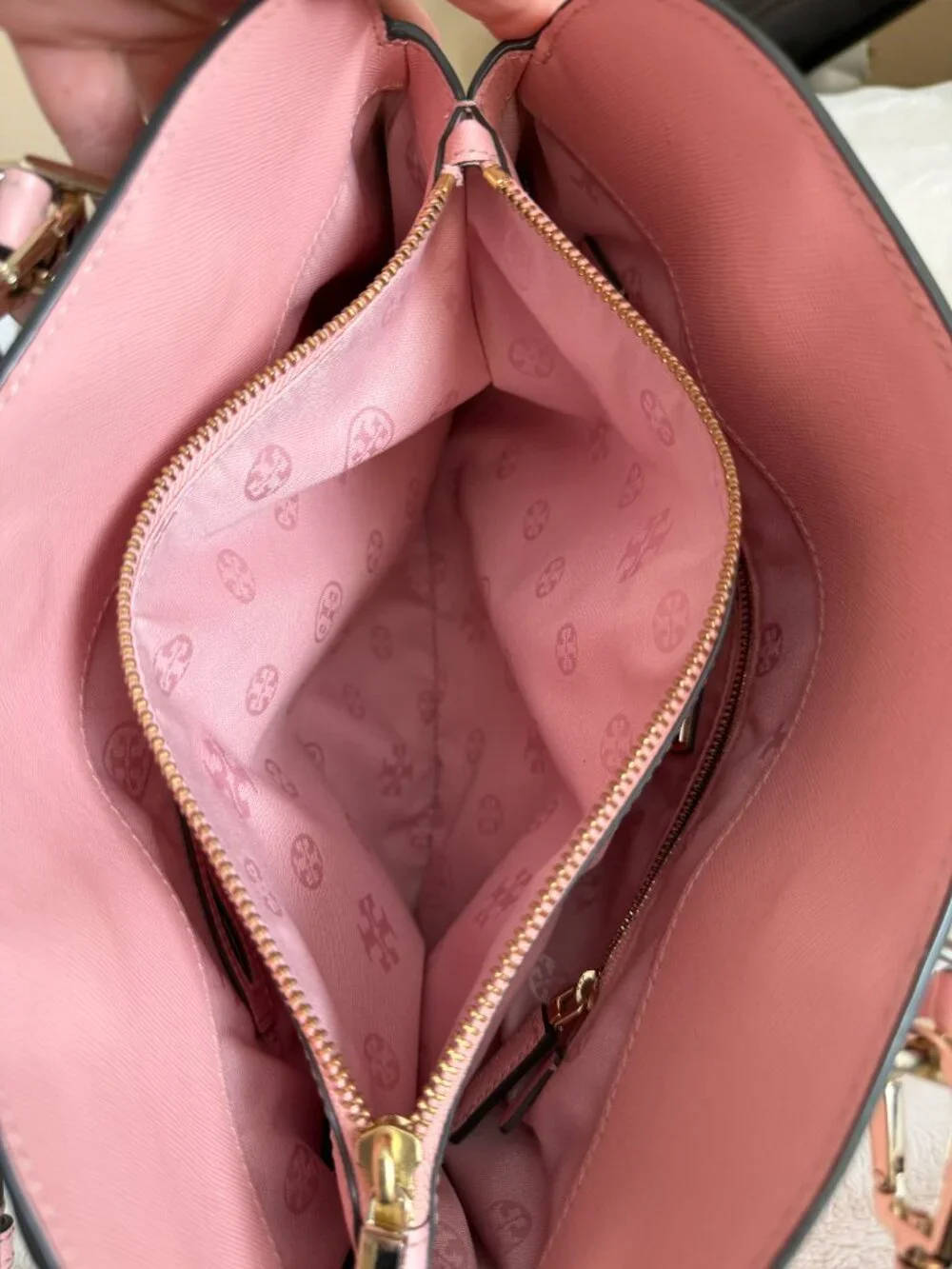 Tory Burch Robinson Open Dome Pink Leather Satchel Bag - Picture 15 of 16